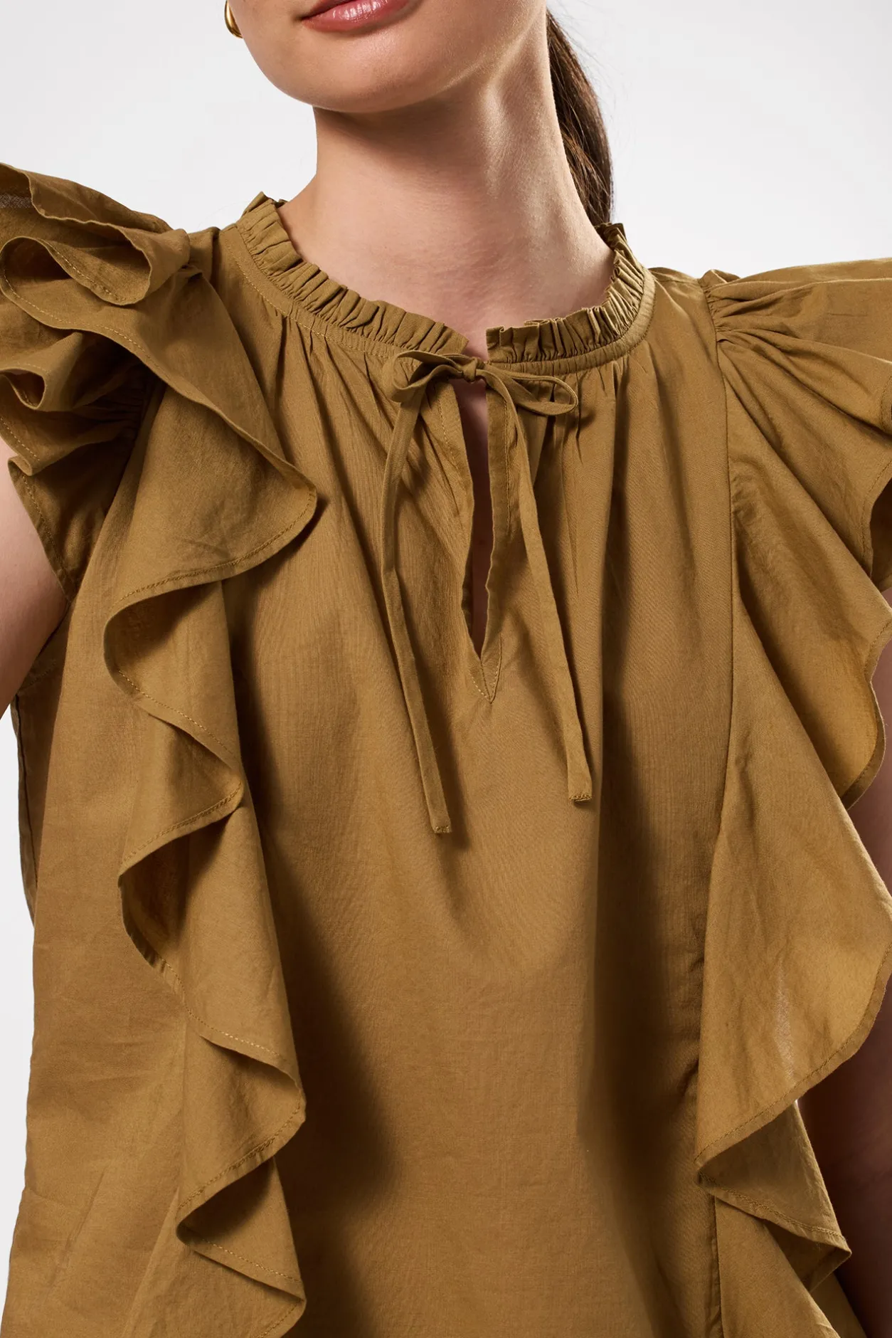 Amour Vert Tops | Clearance*Ruffle Sleeve Top